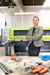 Karoline Beck, GF in.wendt GmbH fotografiert für das Unternehmer-Magazin